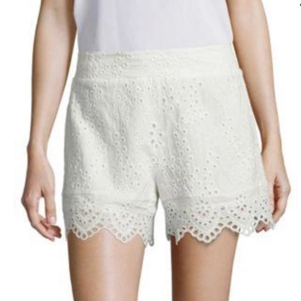 Intermix White Cotton Scalloped Shorts | Size 0